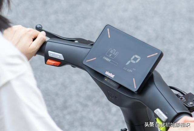 推荐两款轻智能电动自行车外观科技操控灵巧年轻人爱了！(图3)