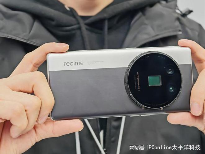 MWC2025亮点直击：概念手机产品大赏这是未来手机的新形态？(图9)