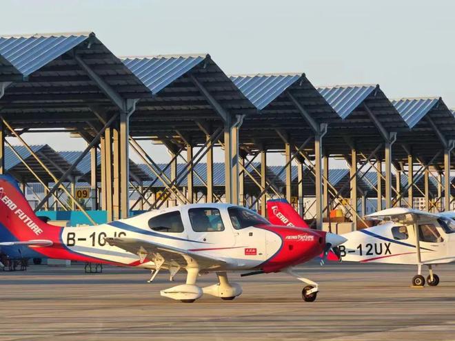 空中未来航空邀请3位圣诞老人带你开飞机名额有限提前预约！(图4)