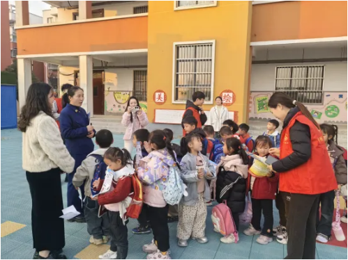 确山县妇联开展消防安全知识宣传活动(图5)
