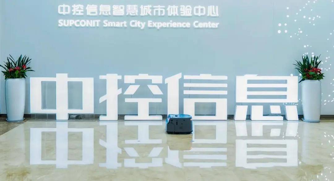 越过“三重门”萤石给出了商用清洁机器人的新解法(图6)