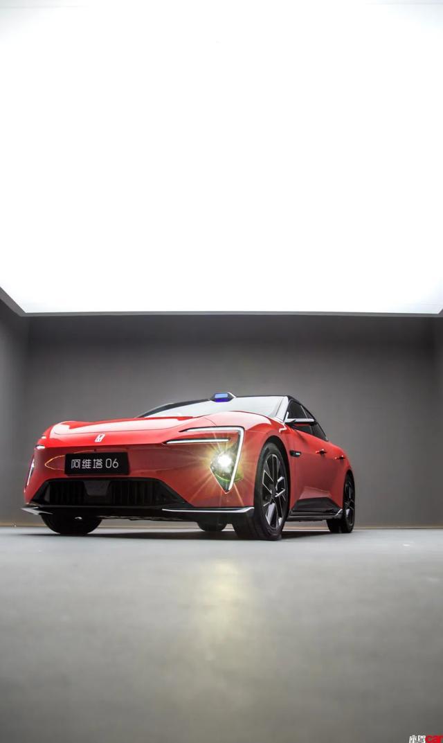 “华为系最美轿车”登场——静态品鉴阿维塔06CARREVIEWS(图1)