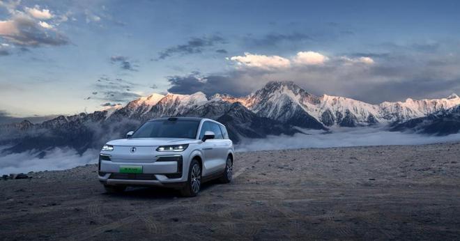 50万级最好的SUV！科技重构旗舰SUV腾势N9震撼上市(图12)