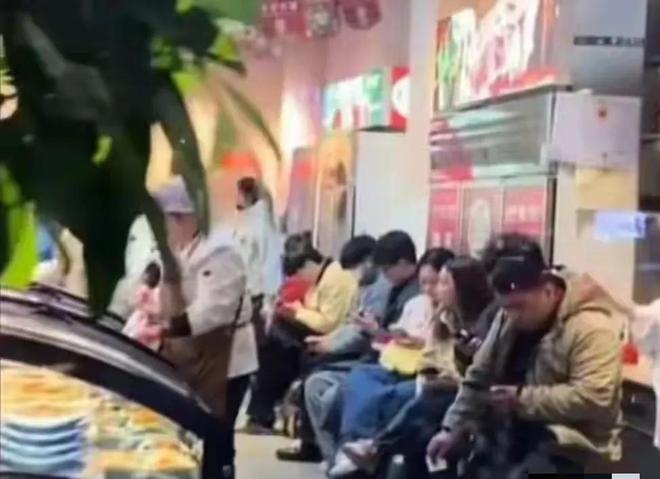 反转！东北烧烤夫妇曝新证据房东疑似惯犯淮安文旅关闭评论区(图2)