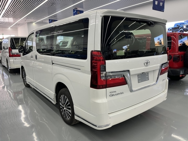 2025款丰田萨尔法别具一格独立的头等舱航空座椅(图2)