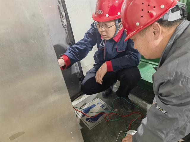 匠心筑梦守安澜——记河南省“中原大工匠”培育对象袁继勇(图2)