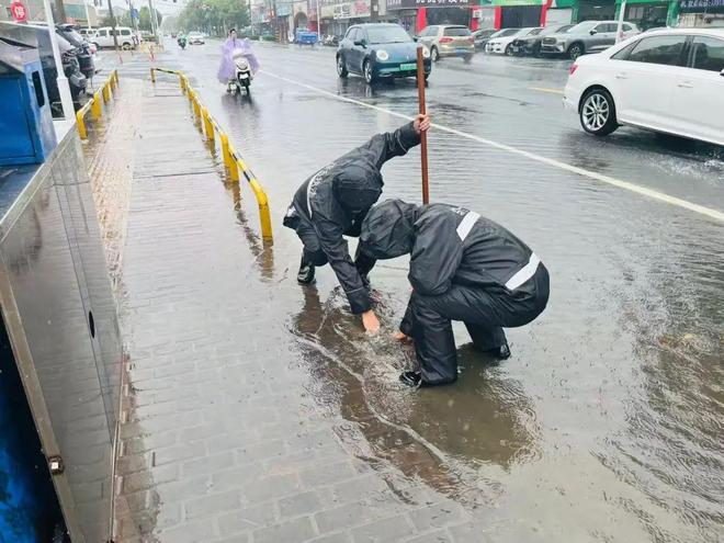 刚刚台风中心抵达常州！！昨夜风声呼啸、暴雨如注……(图5)