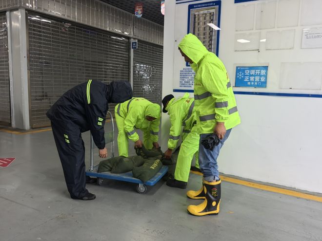 刚刚台风中心抵达常州！！昨夜风声呼啸、暴雨如注……(图23)