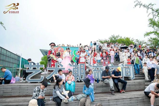 金鸡湖龙舟赛“划进”央视直播间！(图3)