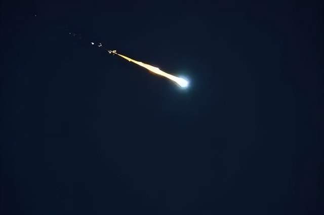 又出现了！北京凌晨发生神秘巨响专家回应：火流星太阳惹的祸(图1)