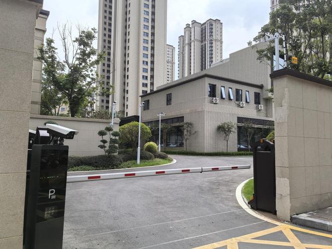 郑州一小区幼儿园用地变职能部门办公场所？多方回应(图6)