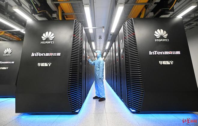 鸿蒙智行多款新车在蓉发布华为再次“首”选成都(图4)