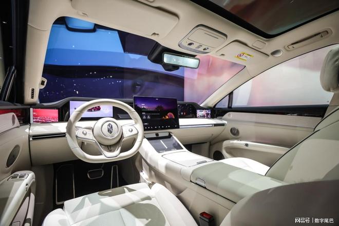 享界S9T亮相成都车展预售价328万起下半年爆款车型预定?(图2)