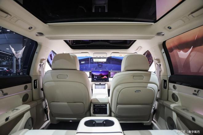享界S9T亮相成都车展预售价328万起下半年爆款车型预定?(图4)