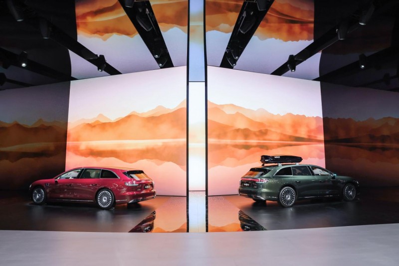 五界十车型齐聚2025成都车展鸿蒙智行迎来产品大年(图4)