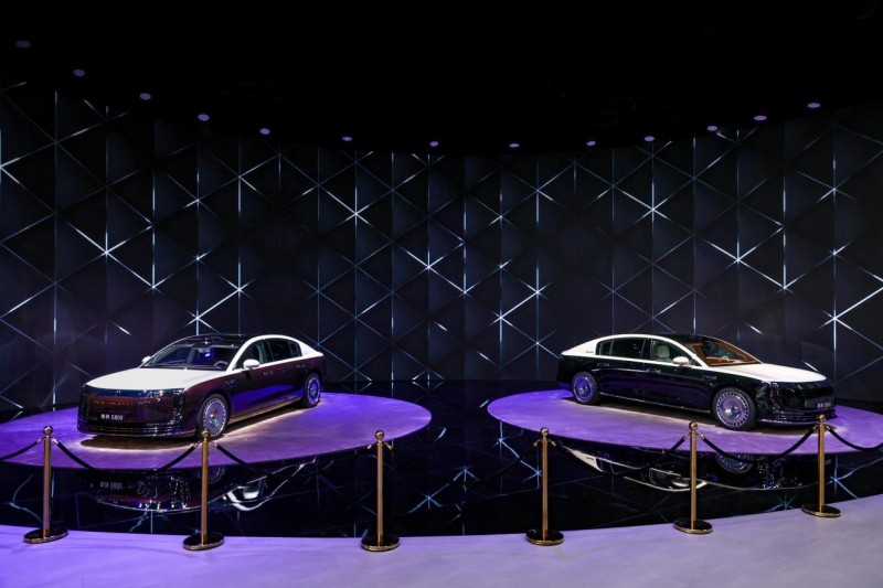 五界十车型齐聚2025成都车展鸿蒙智行迎来产品大年(图5)