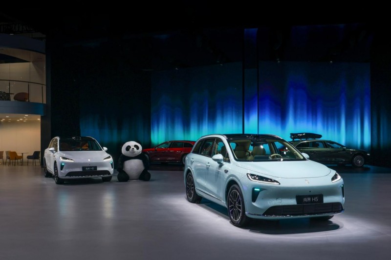 五界十车型齐聚2025成都车展鸿蒙智行迎来产品大年(图6)