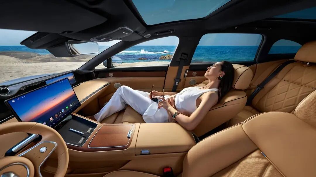 盘点2025成都车展国产豪车：岚图梦想家、极氪9X、享界S9T(图12)