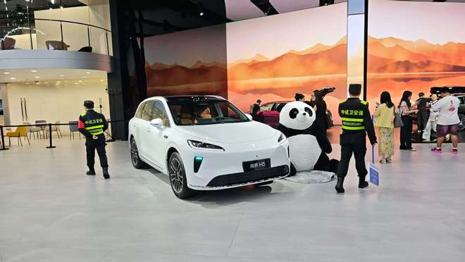 覆盖20-100万鸿蒙智行携多款新车亮相成都车展(图5)