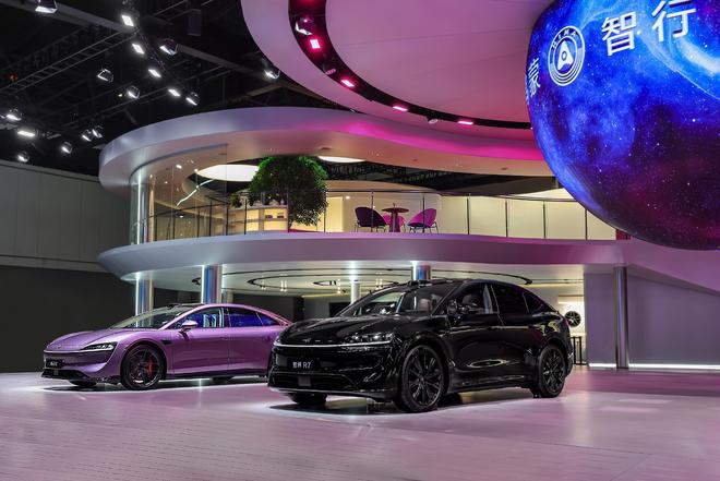 覆盖20-100万鸿蒙智行携多款新车亮相成都车展(图10)