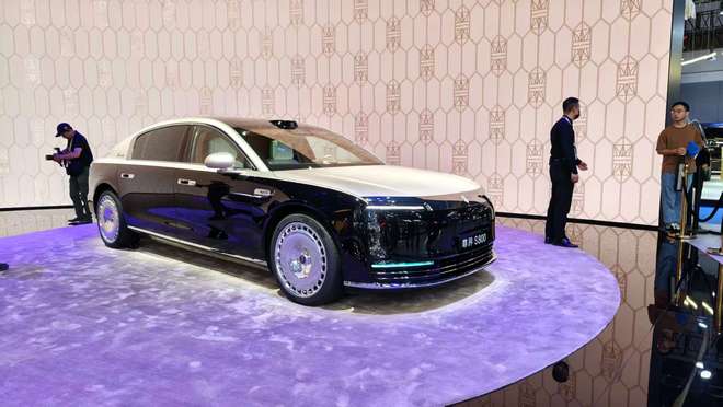 覆盖20-100万鸿蒙智行携多款新车亮相成都车展(图14)