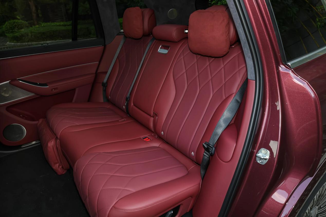 不做增程还有戏吗？问界M8纯电版实车直击3598万起值不值(图5)