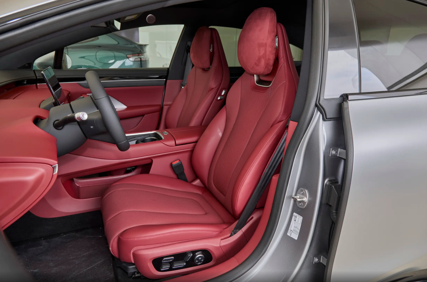 继续完善产品力2026款智界S7上市标配双激光雷达！(图5)