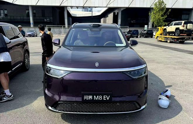 不做增程还有戏吗？问界M8纯电版实车曝光3598万起值不值(图2)