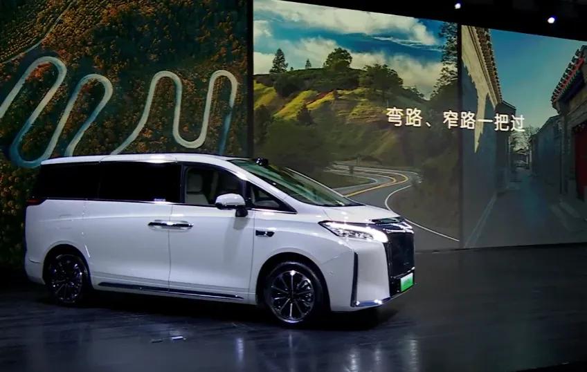 资讯｜激光雷达+四驱电混！魏牌高山7预售价2898万起(图7)