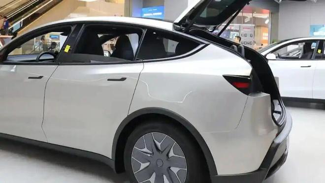 全隐藏式门把手要“退场”?车企已确认新国标:留有1年过渡期!(图2)