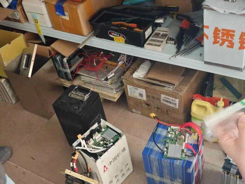 “暴力拆解”“超标改装”“无证经营”……废旧动力电池流向电动自行车市场深埋公共安全隐患(图5)