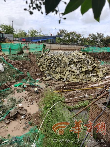 记者走访4个小区的安全隐患 居民盼望尽快消除(图4)