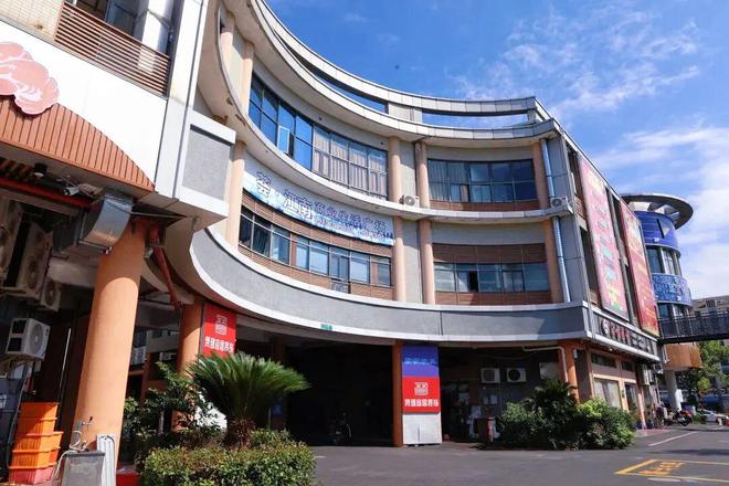 告别“脏乱差”拥抱“烟火气”:庄行镇以“破局思维”唤醒沉睡物业(图5)