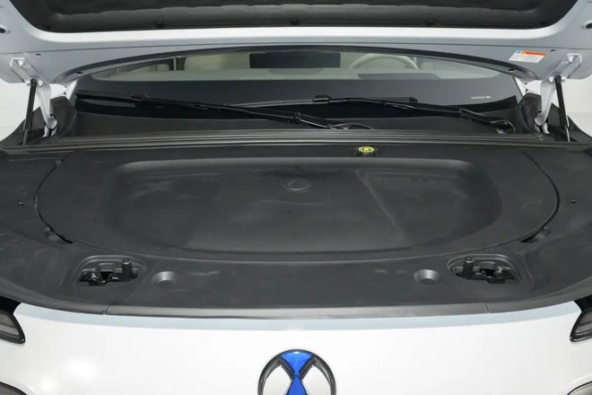 预售3198万元起腾势N8L将于本月底上市标配激光雷达空悬三电机(图9)