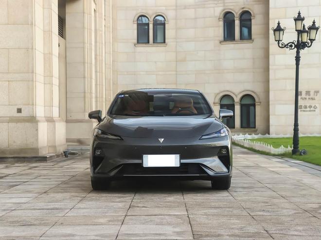 增程纯电双选!深蓝L07后驱+零重力座椅15万级家用轿跑闭眼入(图2)