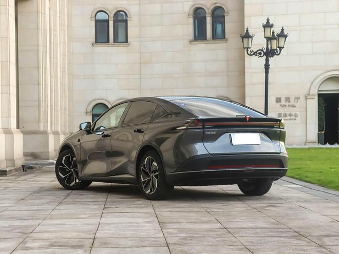 增程纯电双选!深蓝L07后驱+零重力座椅15万级家用轿跑闭眼入(图4)