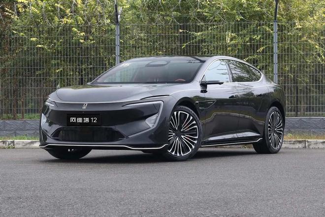 阿维塔12四激光版上市标配英国之宝+双零重力座椅有何看点?(图3)