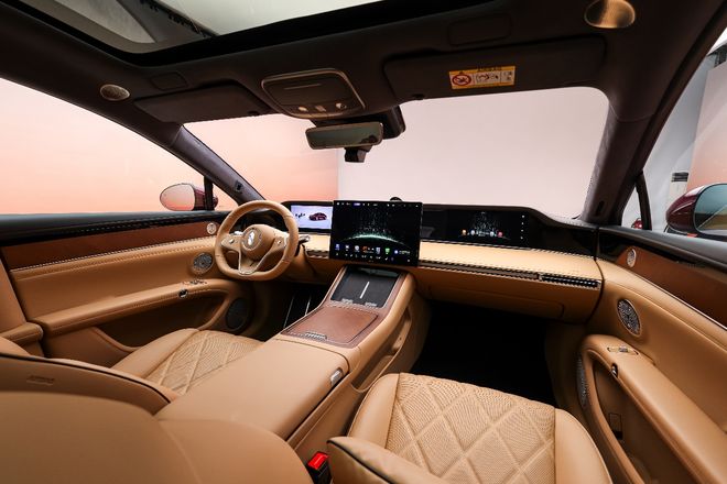 新款享界S9静态评测首发“旗舰9系”打响科技豪华颠覆战(图3)