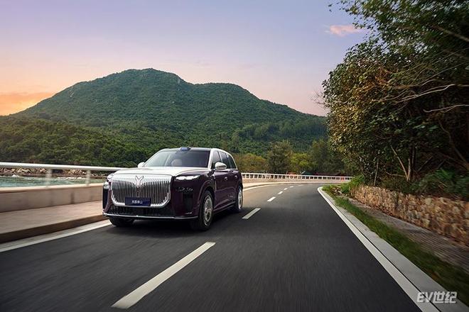 3799万元的岚图泰山豪华大六座的面子和里子都有了(图13)