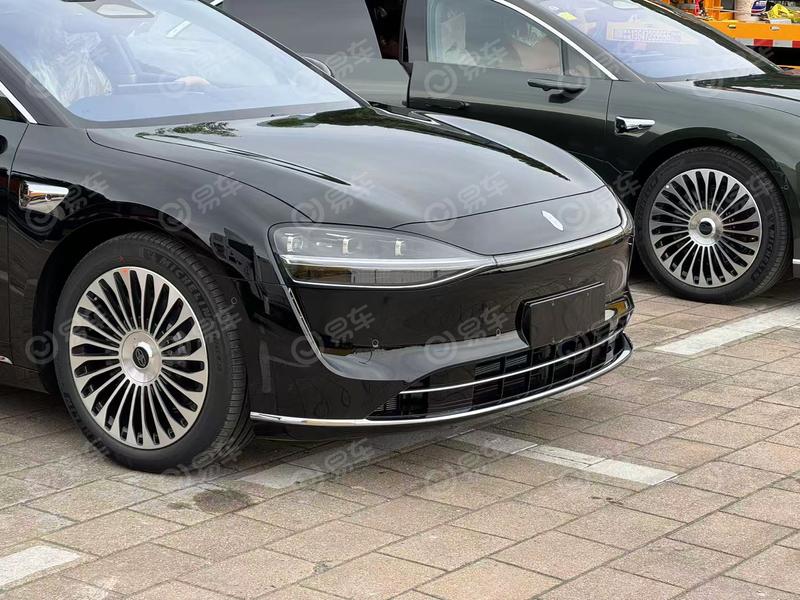 2025广州车展探馆:新款享界S9抢先看(图2)