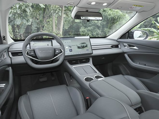 全新纯电中大型车即将上市!预售不足12万起配备800伏架构+超充(图5)