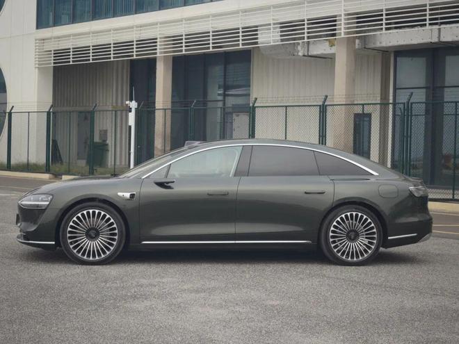 试驾新款享界S9:30万豪华轿车中国实力派德味驾控很意外(图12)