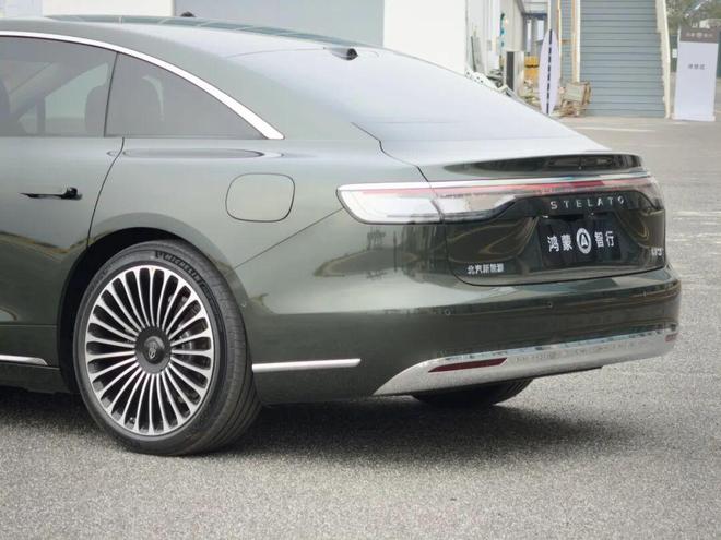 试驾新款享界S9:30万豪华轿车中国实力派德味驾控很意外(图13)