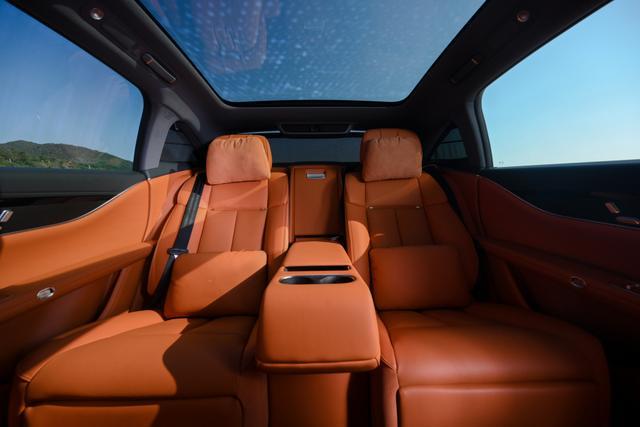 新款享界S9上市“旗舰9系双子星”携手冲击高端豪华车市场(图2)