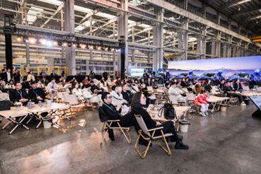 72小时大定8000台享界S9超级工厂围炉交付30万级豪华车卷出新高度(图2)