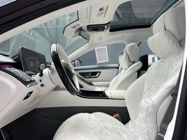 2025款迈巴赫S580彰显了其独特的魅力(图3)