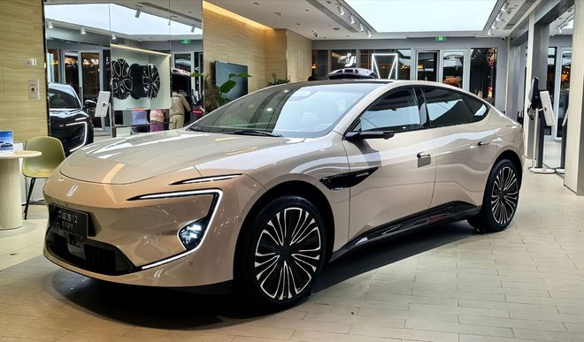 26款阿维塔12实车到店升级4激光雷达+鸿蒙座舱5配四座+冰箱