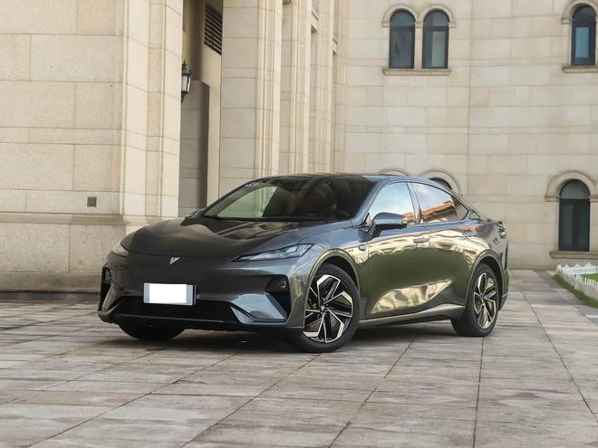 增程纯电双选！深蓝L07后驱+零重力座椅15万级家用轿跑闭眼入