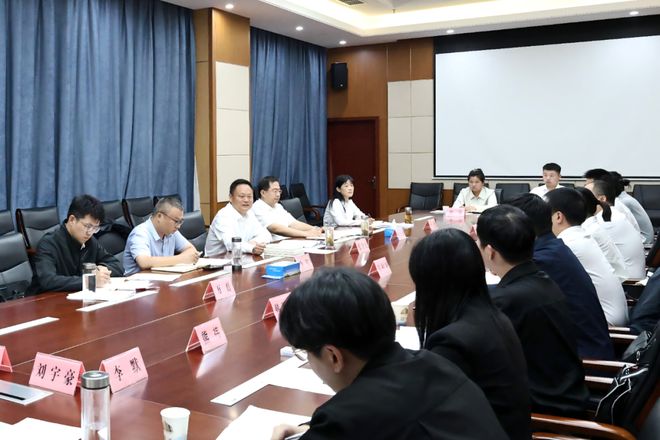 孝南区召开2025年新提拔年轻干部集中座谈会