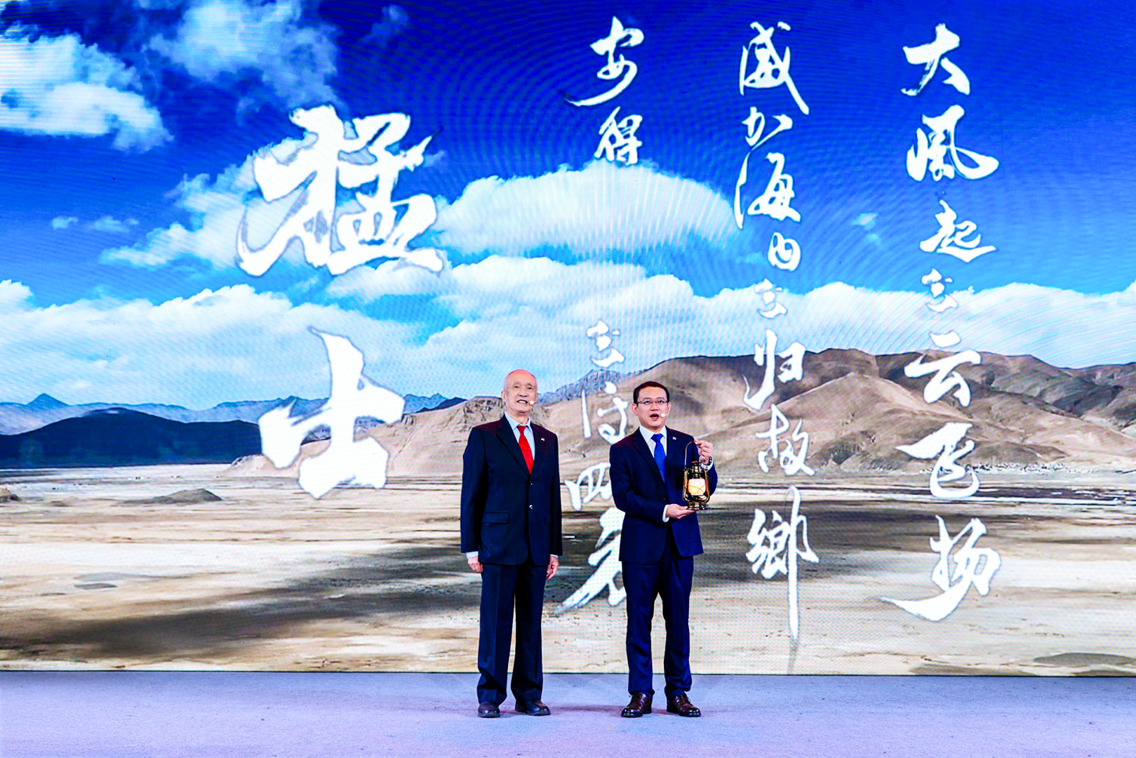 带着马灯的“闯劲”猛士陪你闯遍城野纵享豪华智能越野新体验